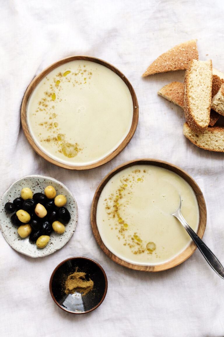 البيصارة المغربية بالفول الجاف وزيت الزيتون