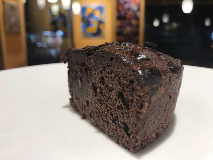 Saftige, dichte Schokoladen-Brownies mit weichem Kern
