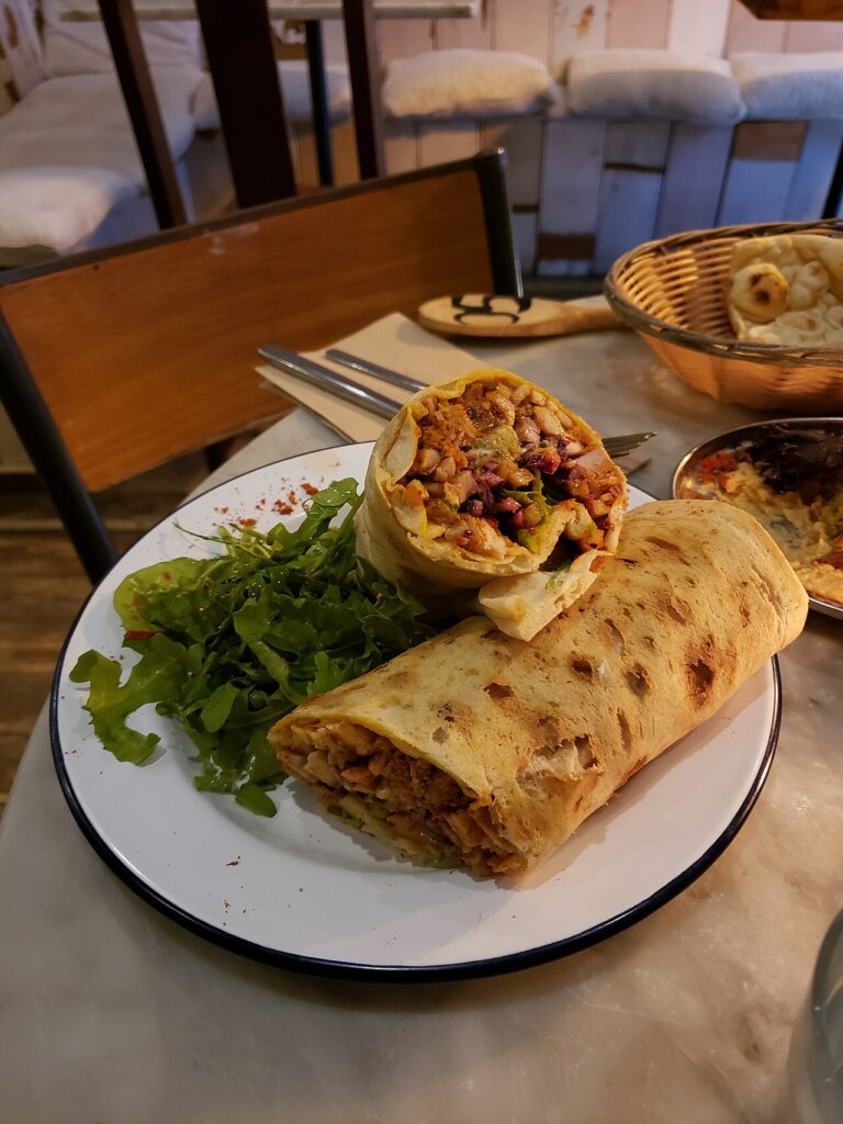 Shawarma di pollo fatto in casa con la marinatura dei ristoranti