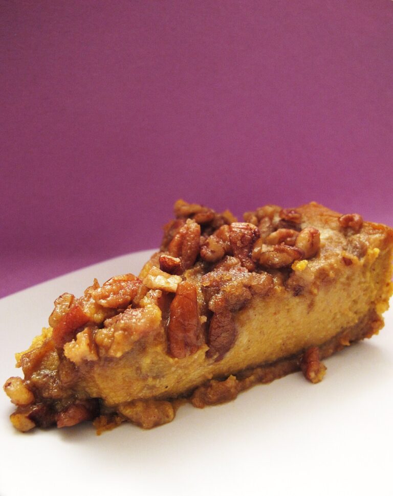 No-Bake Cold Cheesecake with a Biscuit Base